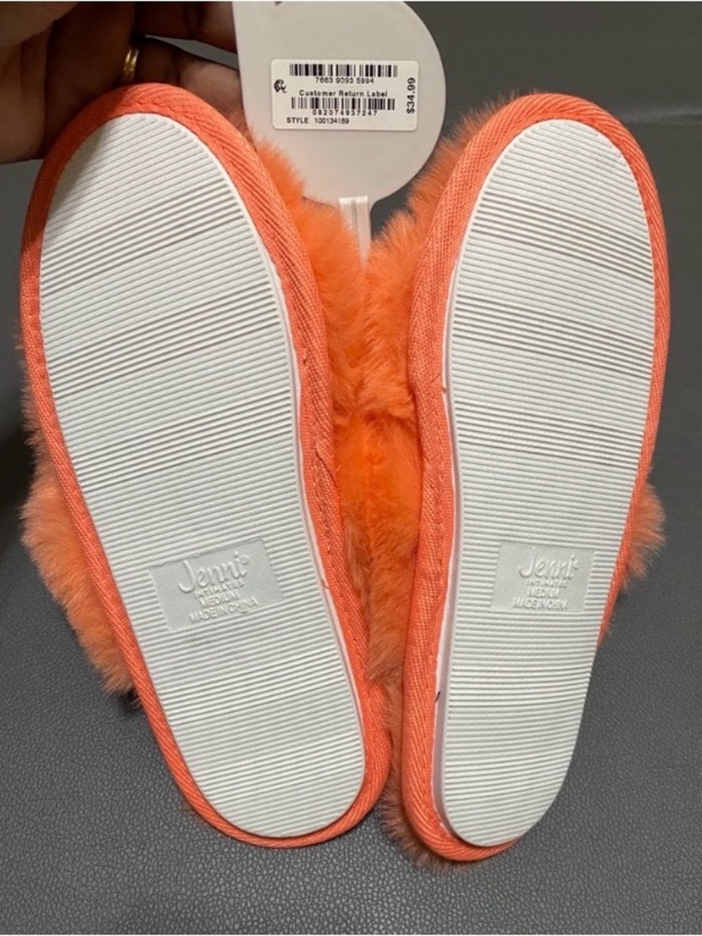 NWT JENNI Women's Faux Fur Solid Crossband
Slippers - Picture 3 of 3